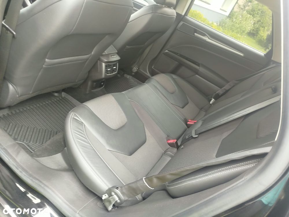 Ford Mondeo 2.0 TDCi Titanium PowerShift - 36