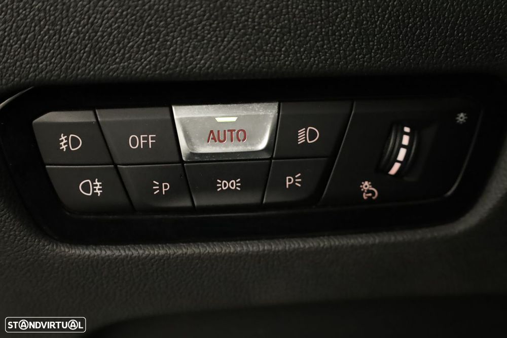 BMW 420 i Pack Desportivo M Auto - 23