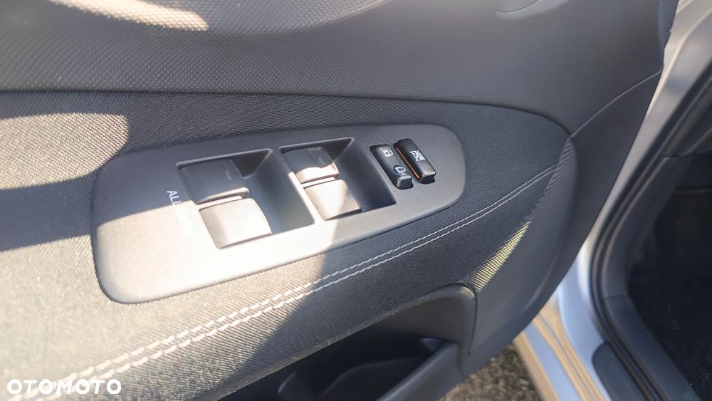 Toyota Auris 1.6 MultiMode Executive - 26
