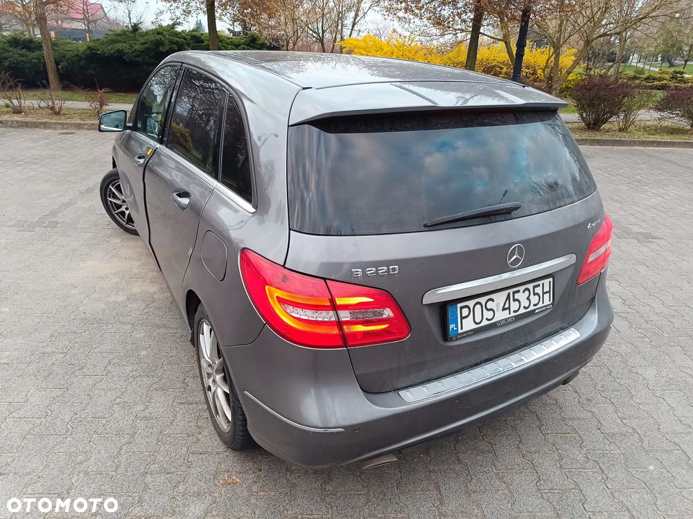 Mercedes-Benz Klasa B 220 4-Matic - 2