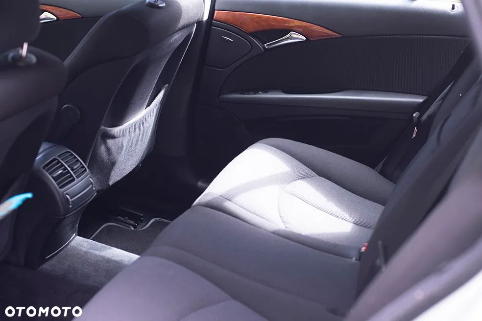 Mercedes-Benz Klasa E 280 CDI 4-Matic Avantgarde - 5