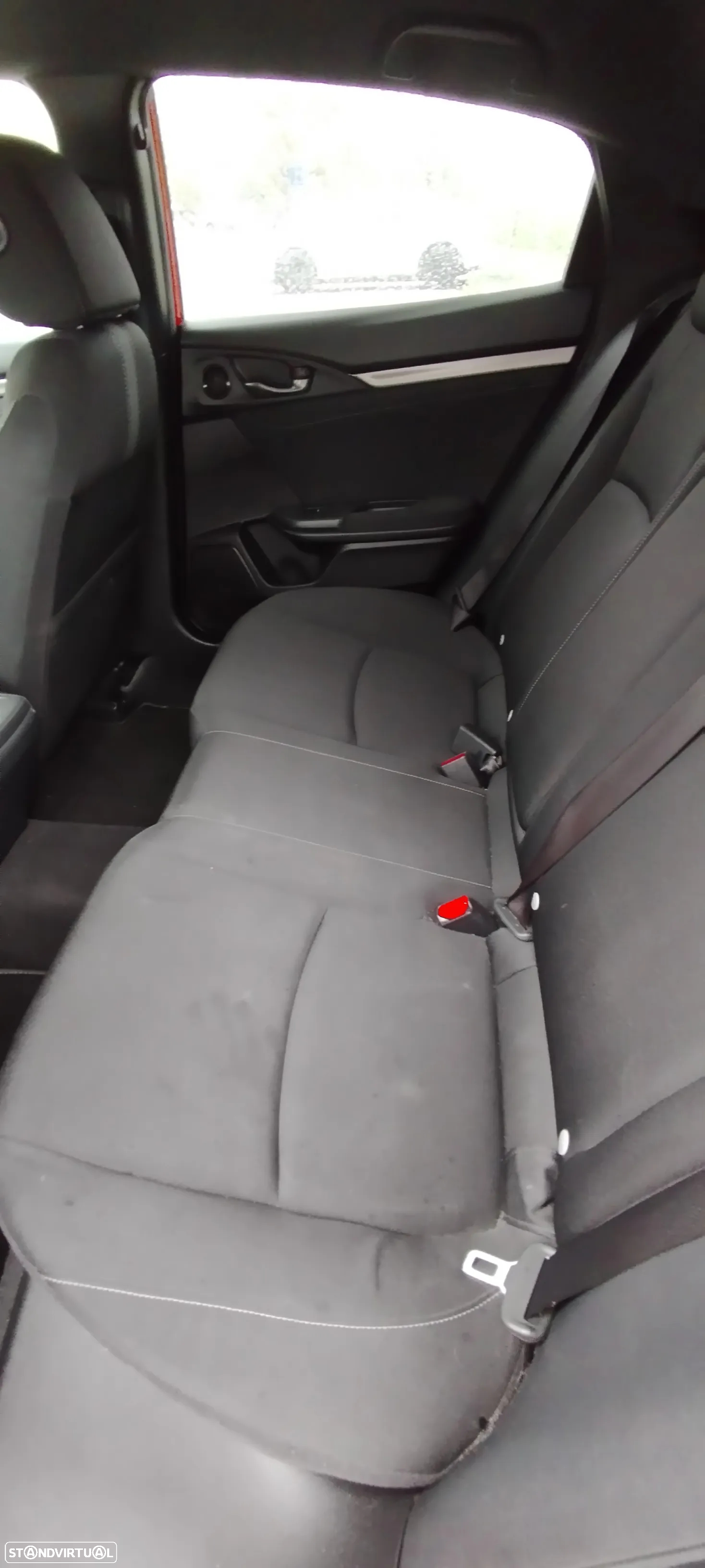 Honda Civic 1.0 i-VTEC Executive Premium CVT - 12