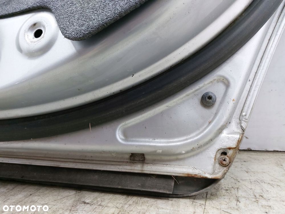 Drzwi tylne prawe tył Audi A4 B6 8E 2000-2004 KOD LAKIERU LY7W SREBRNE - 2