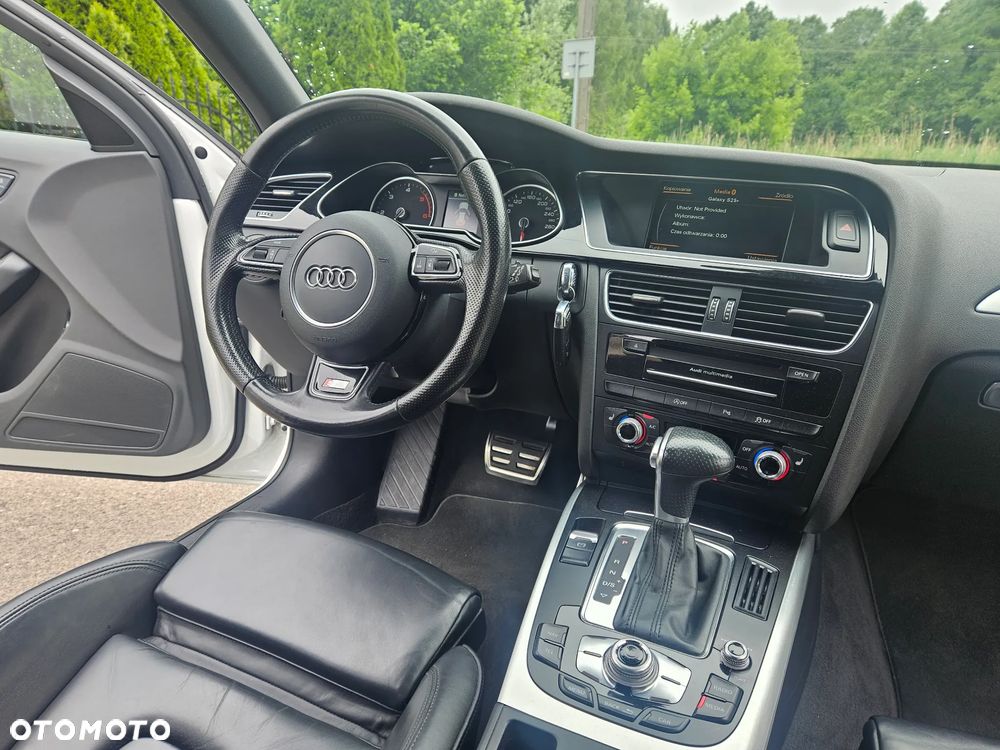 Audi A4 Avant 2.0 TDI DPF clean diesel multitronic S line Sportpaket - 26