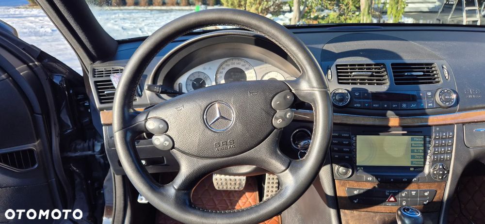 Mercedes-Benz Klasa E 320 CDI 4-Matic T Avantgarde - 40