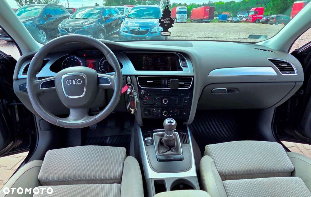 Audi A4 Avant - 25
