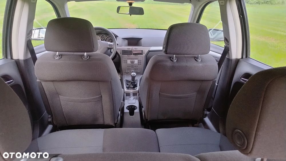 Opel Astra 1.6 Caravan Enjoy - 28