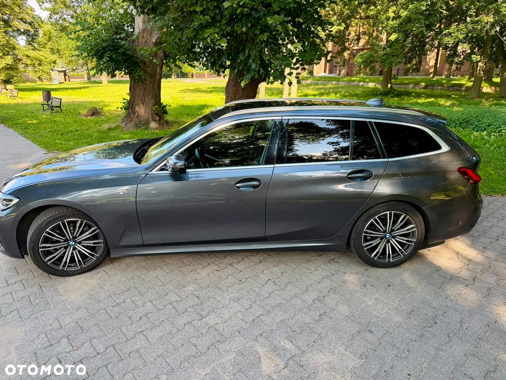 BMW Seria 3 318d M Sport - 9