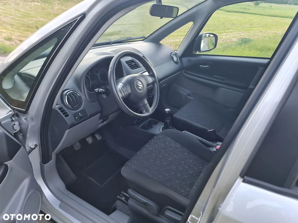 Suzuki SX4 - 12