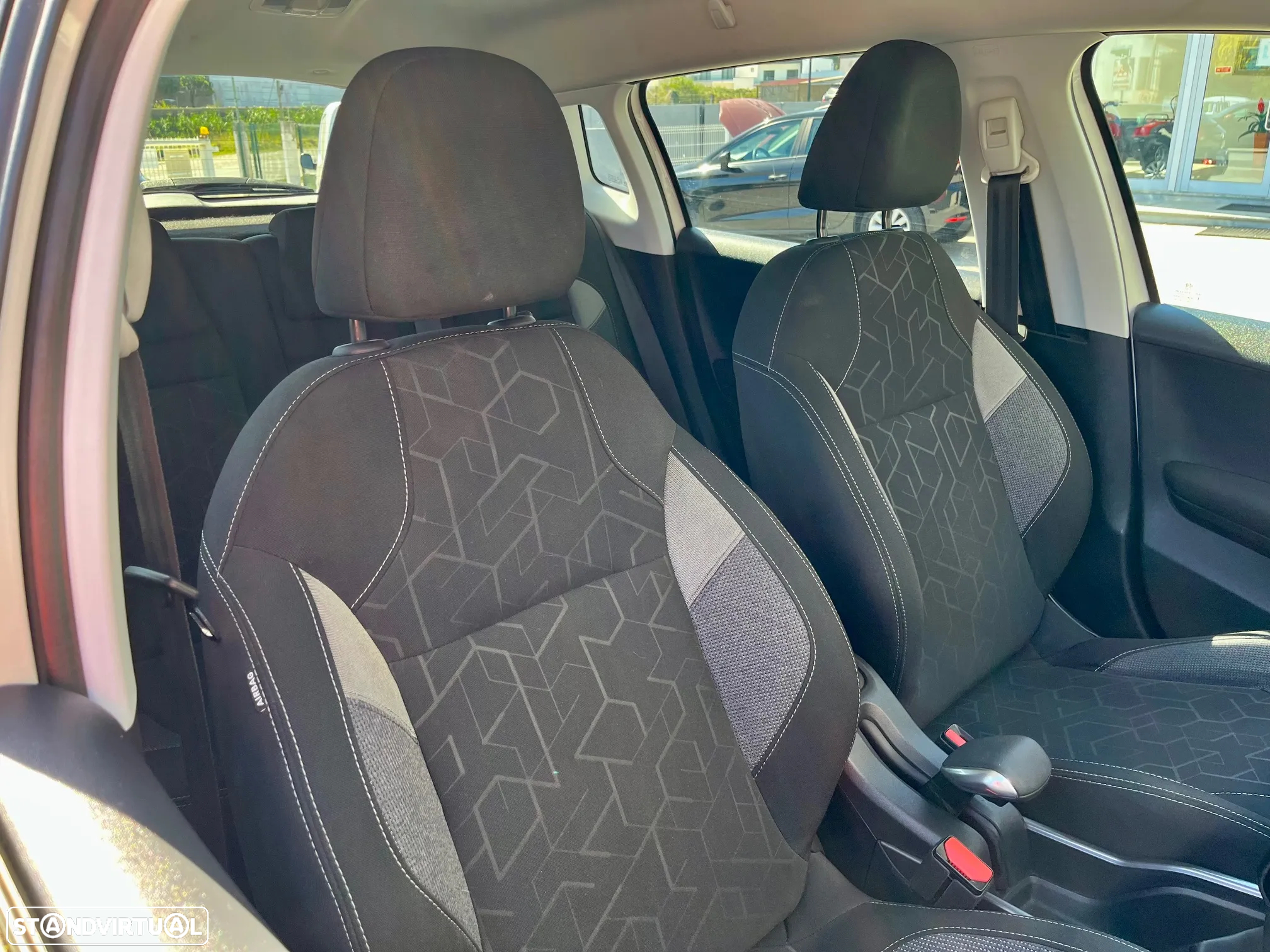 Peugeot 2008 1.2 PureTech Style - 24