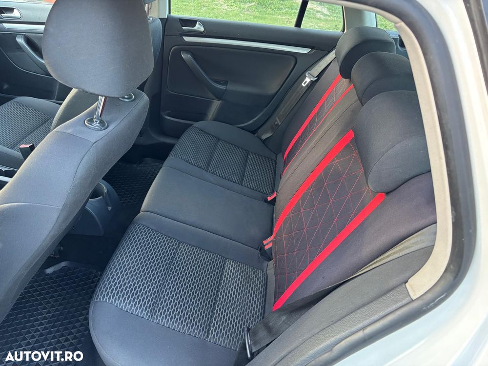 Volkswagen Golf - 8