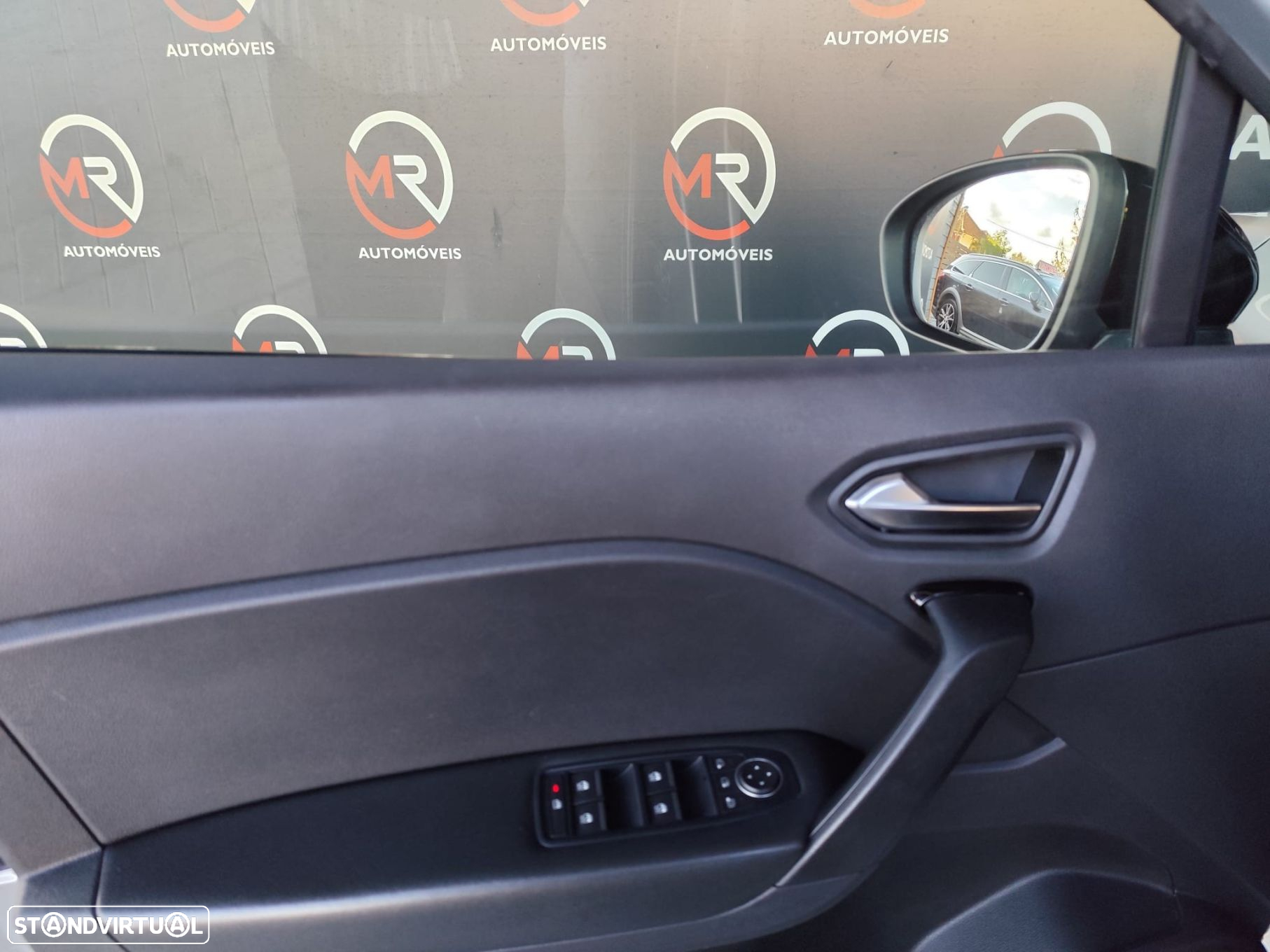 Renault Captur - 22