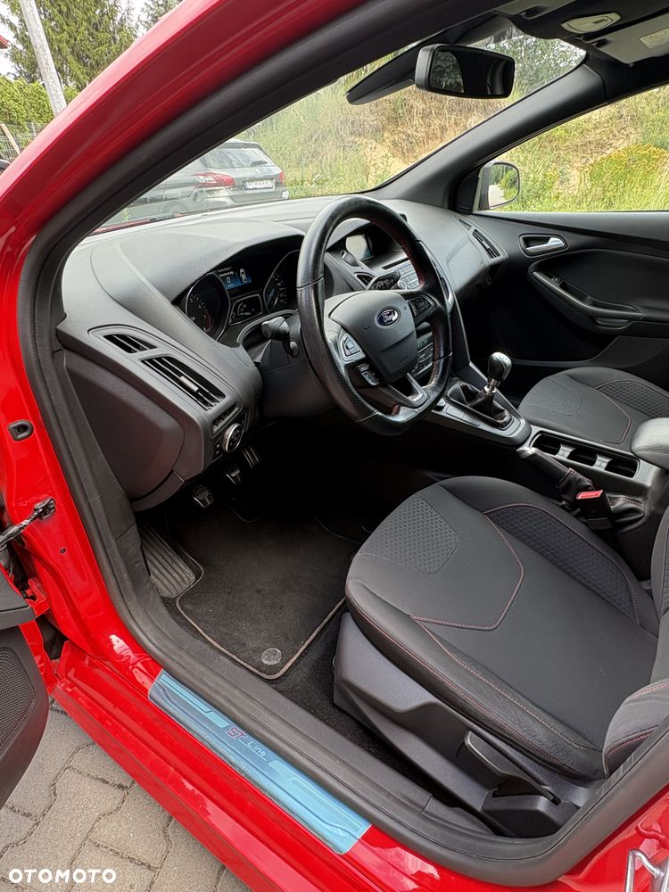 Ford Focus 1.5 EcoBoost ST-Line - 14