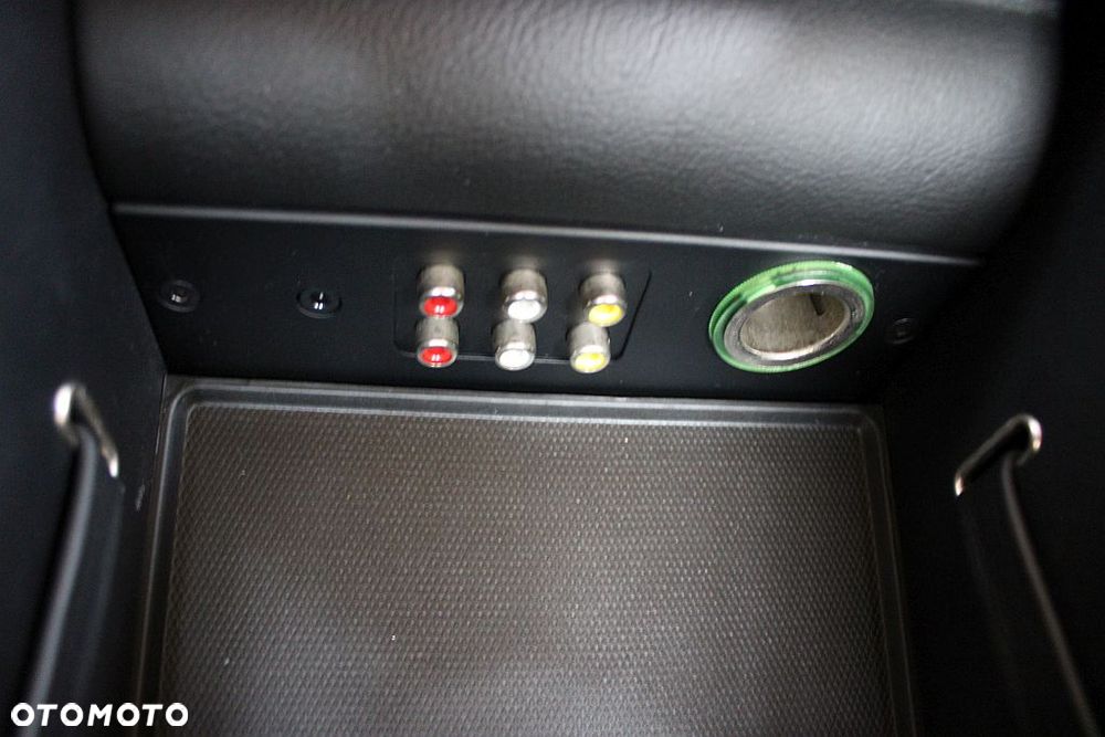 Aston Martin Rapide S - 26