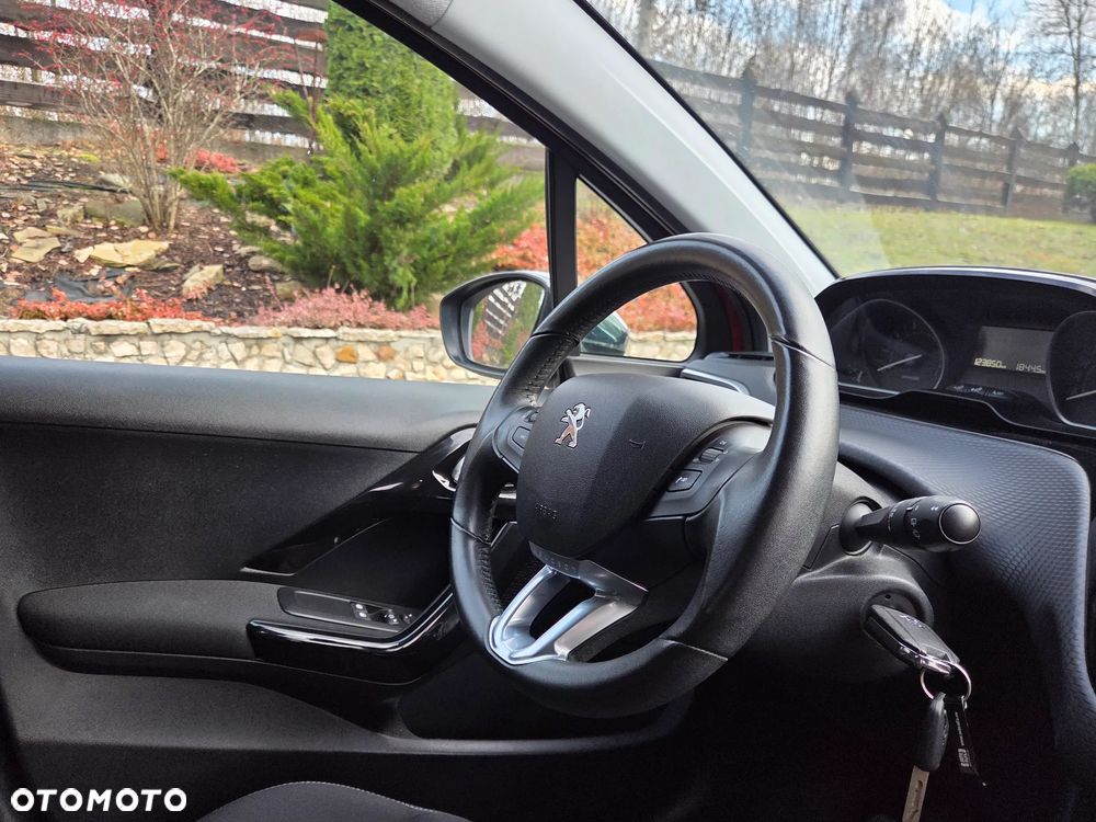 Peugeot 208 1.2 PureTech Style - 21