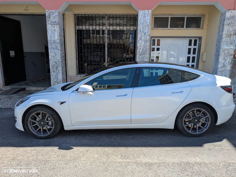 Tesla Model 3 - 11