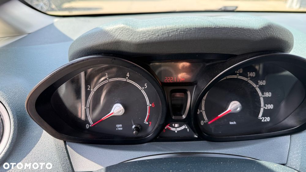 Ford Fiesta 1.25 Champions Edition - 11