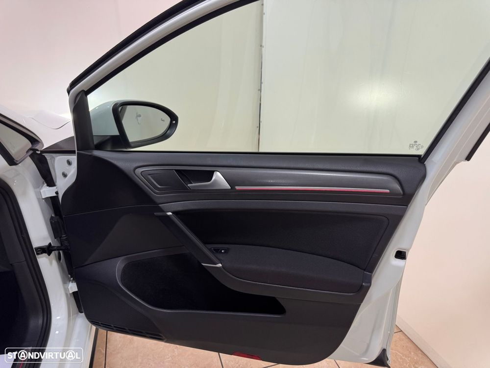 VW Golf 2.0 TSi GTi DSG Performance - 44
