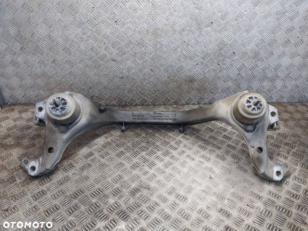 ŁAPA PODUSZKA SILNIKA PRZÓD VOLKSWAGEN TOUAREG I 7L 5.0 TDI 7L6199207 - 1