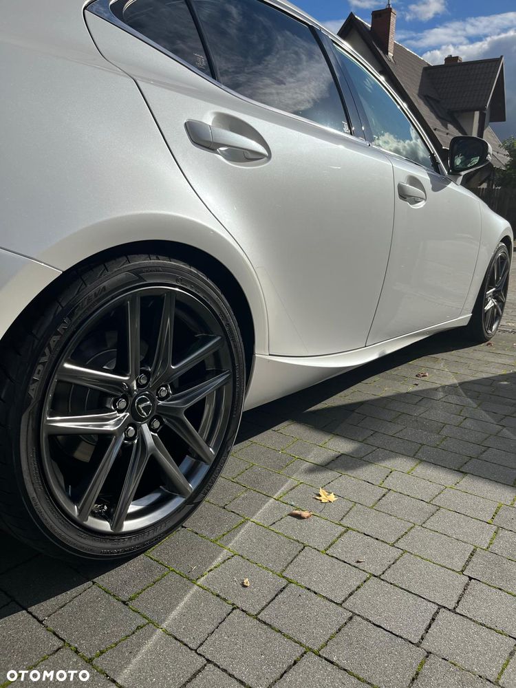 Lexus IS 200t Elite - 15