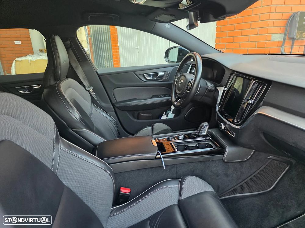 Volvo V60 ver-2-0-t8-awd-te-r--design - 10