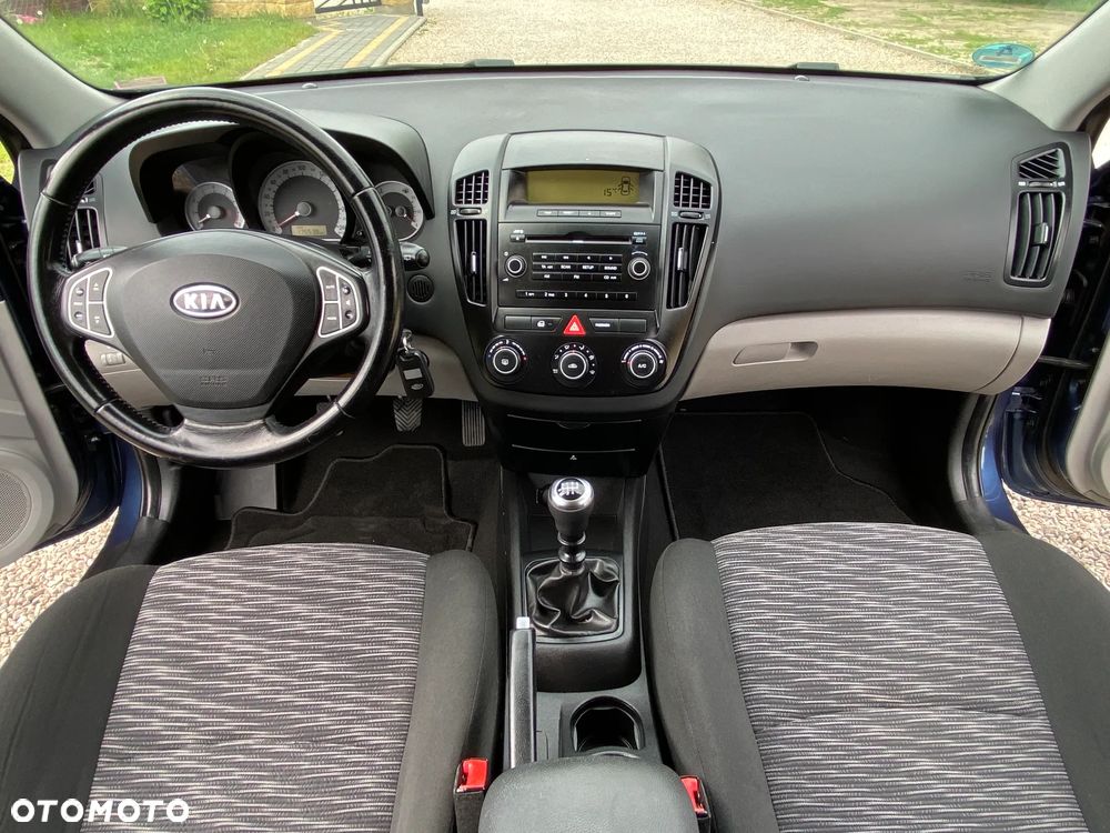 Kia Ceed 1.4 CVVT Attract - 22