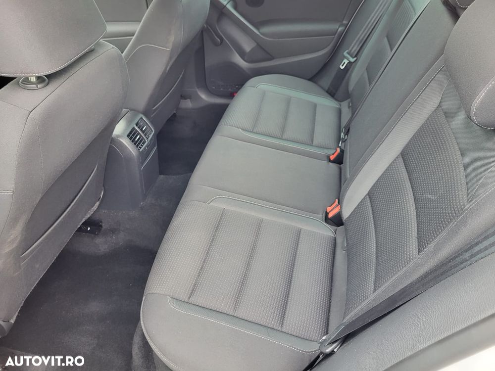Volkswagen Golf - 8
