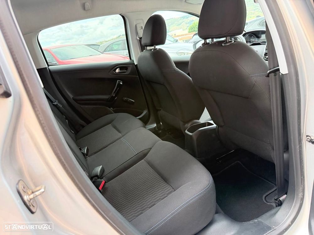 Peugeot 208 1.6 BlueHDi Style - 5
