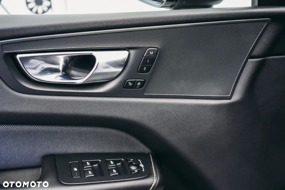 Volvo XC 60 B4 D AWD Geartronic RDesign - 15