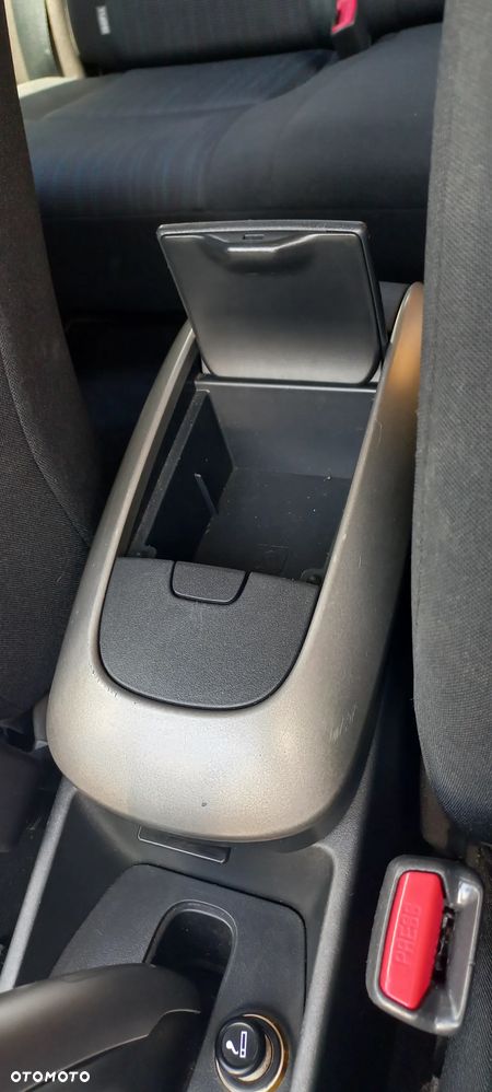 Toyota Auris - 17
