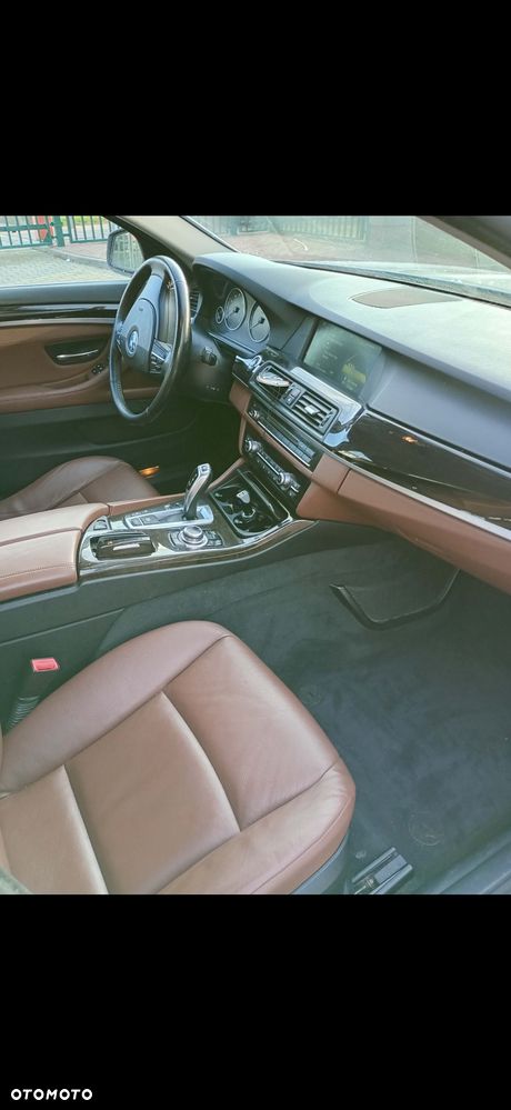 BMW Seria 5 528i xDrive Luxury Line - 8