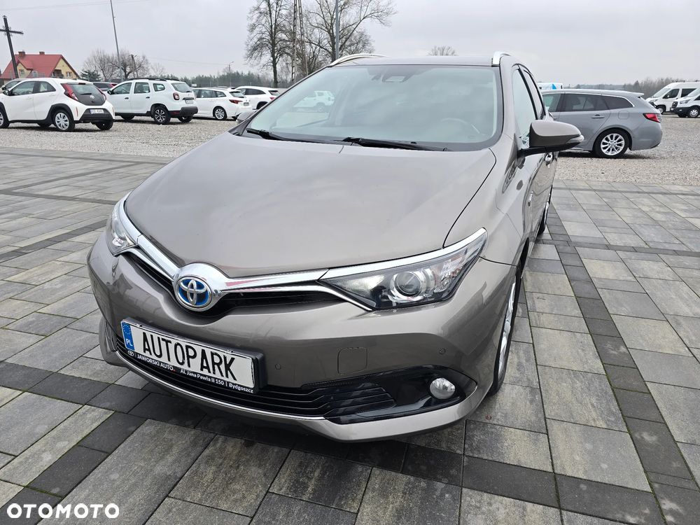 Toyota Auris Hybrid 135 Premium - 6