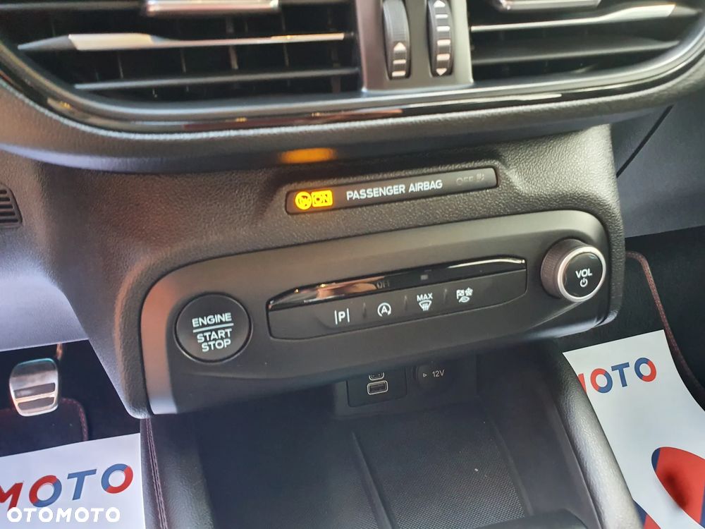 Ford Focus 1.5 EcoBlue Start-Stopp-System ST-LINE X - 17