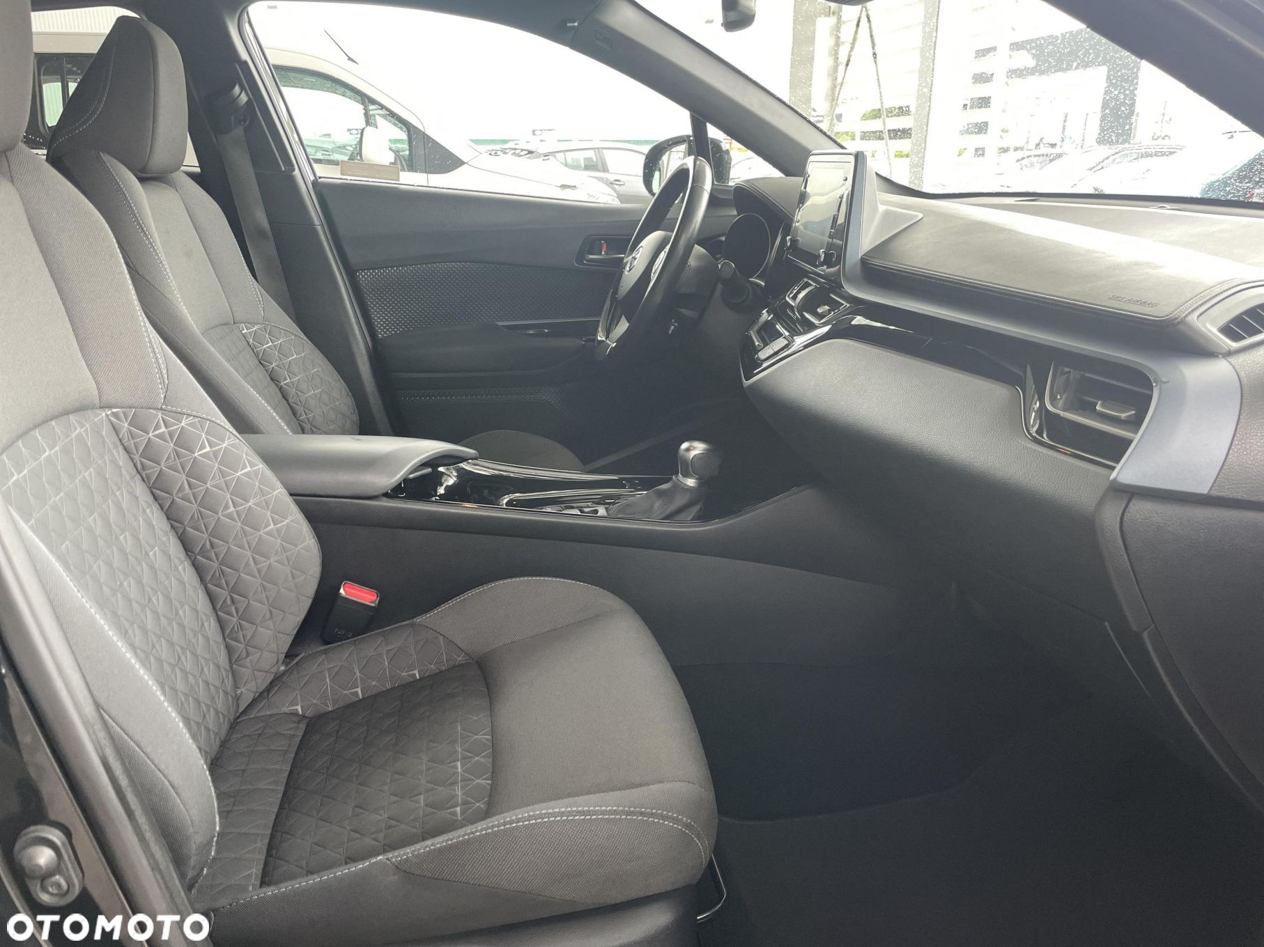 Toyota C-HR - 9