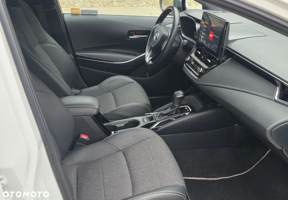 Toyota Corolla - 22