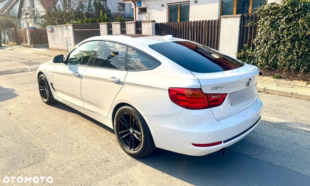 BMW Seria 3 320i Sport Line - 22