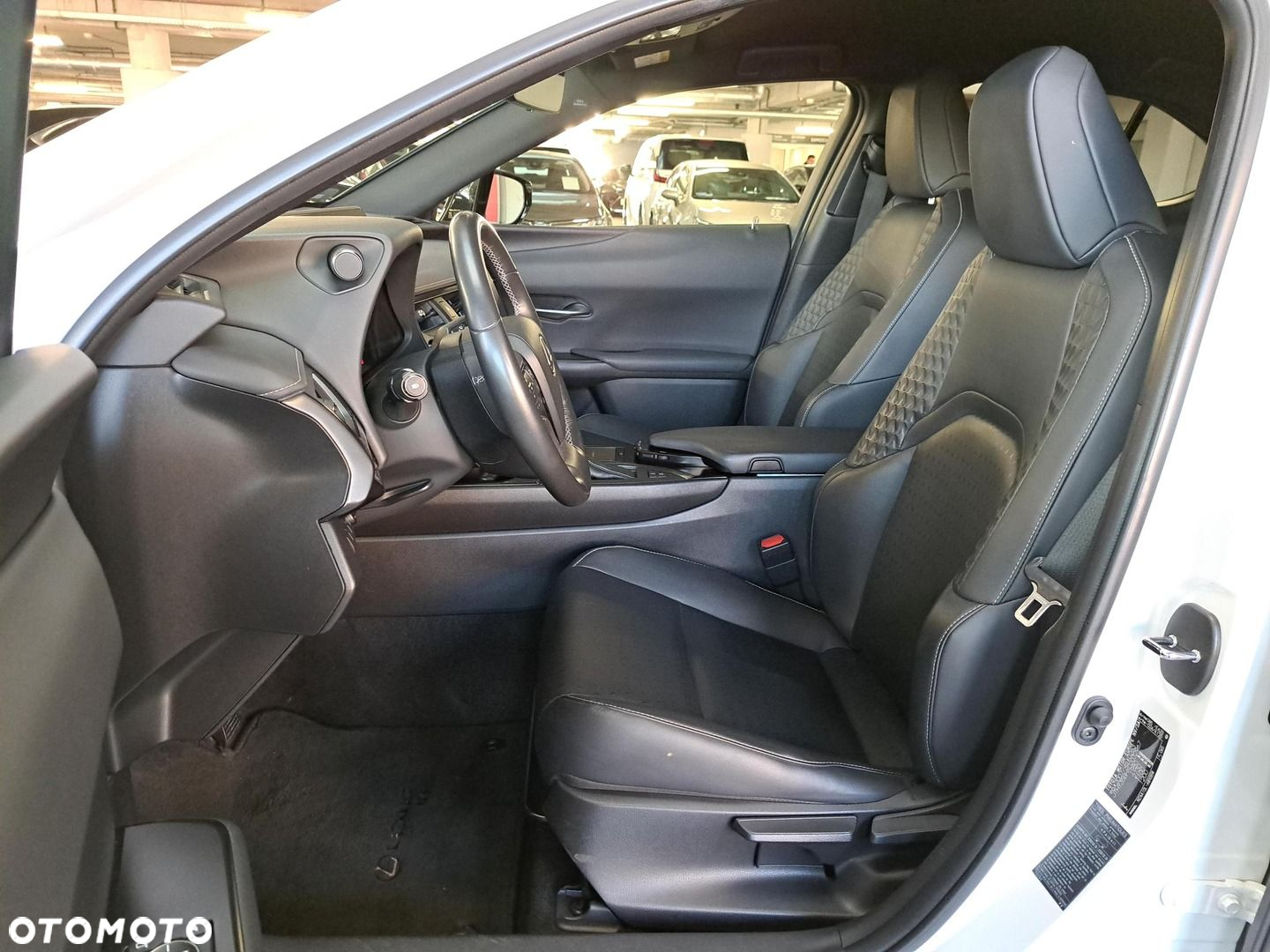 Lexus UX 200 GPF F Impression 2WD - 9