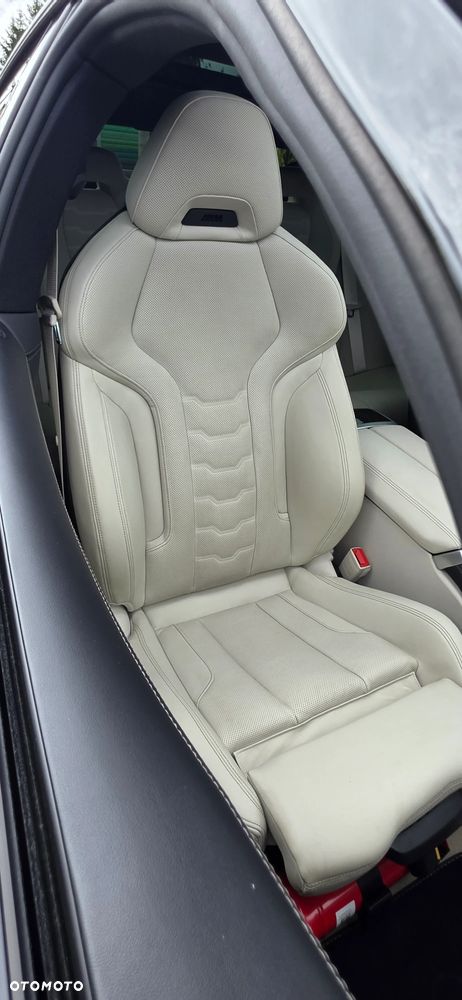 BMW Seria 8 - 33