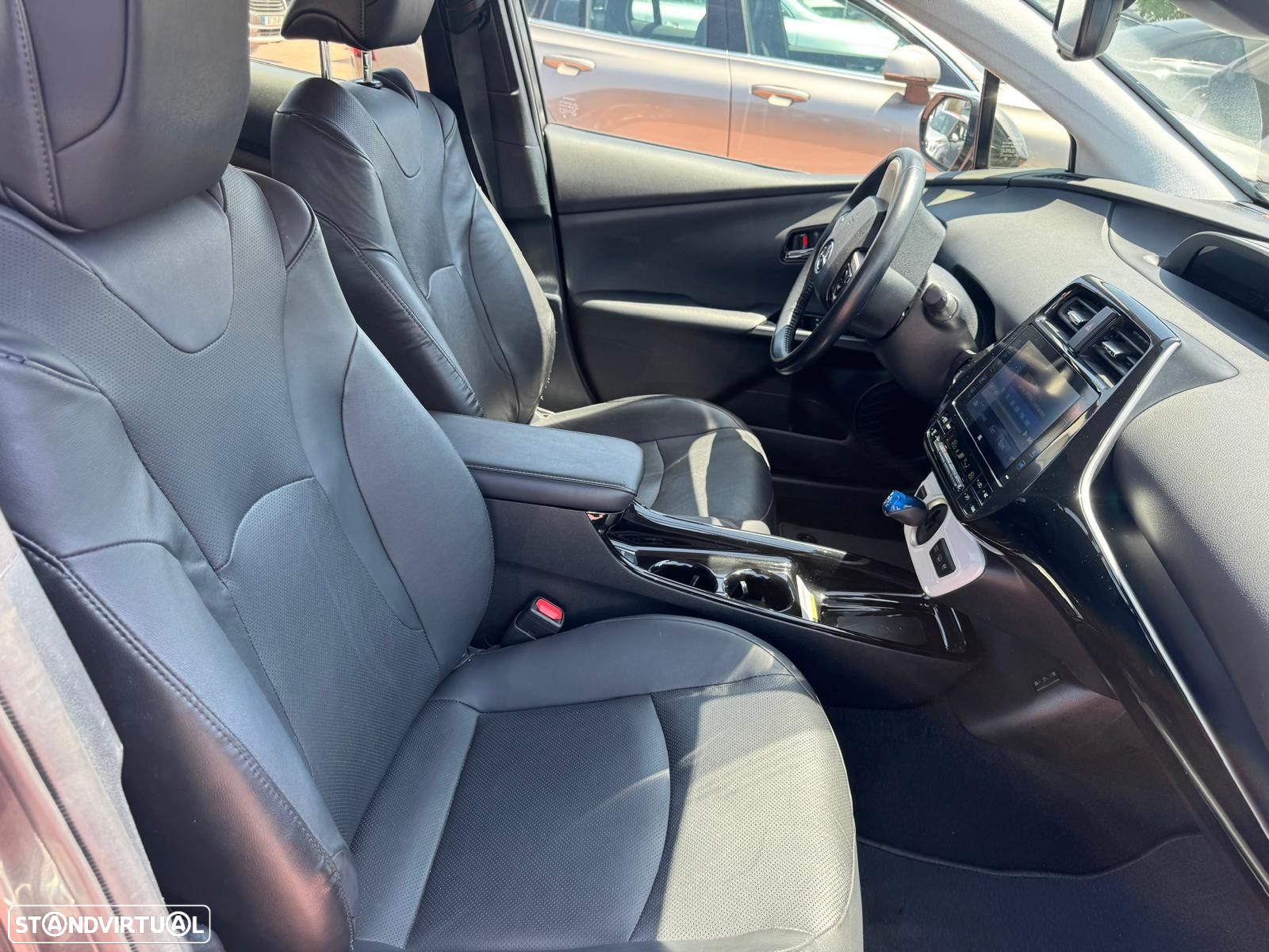 Toyota Prius 1.8 Plug-In Premium - 17