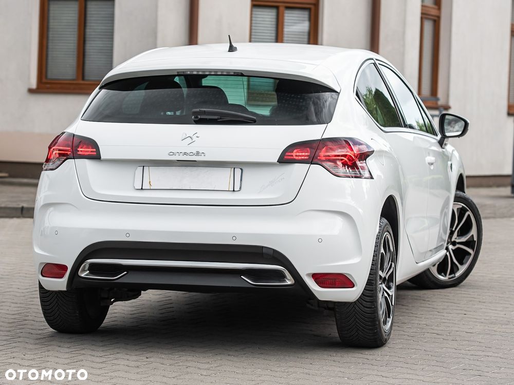 Citroën DS4 BlueHDi 120 S&S SoChic - 15