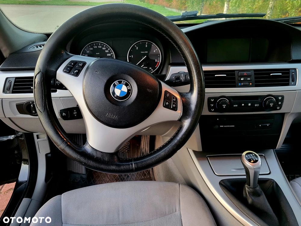 BMW Seria 3 320d - 14