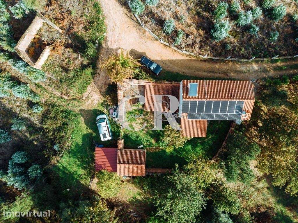 Moradia em pedra com 2 quartos, totalmente autónoma (off-grid), perto - Grande imagem: 3/58