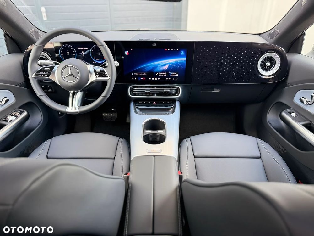 Mercedes-Benz CLA - 10