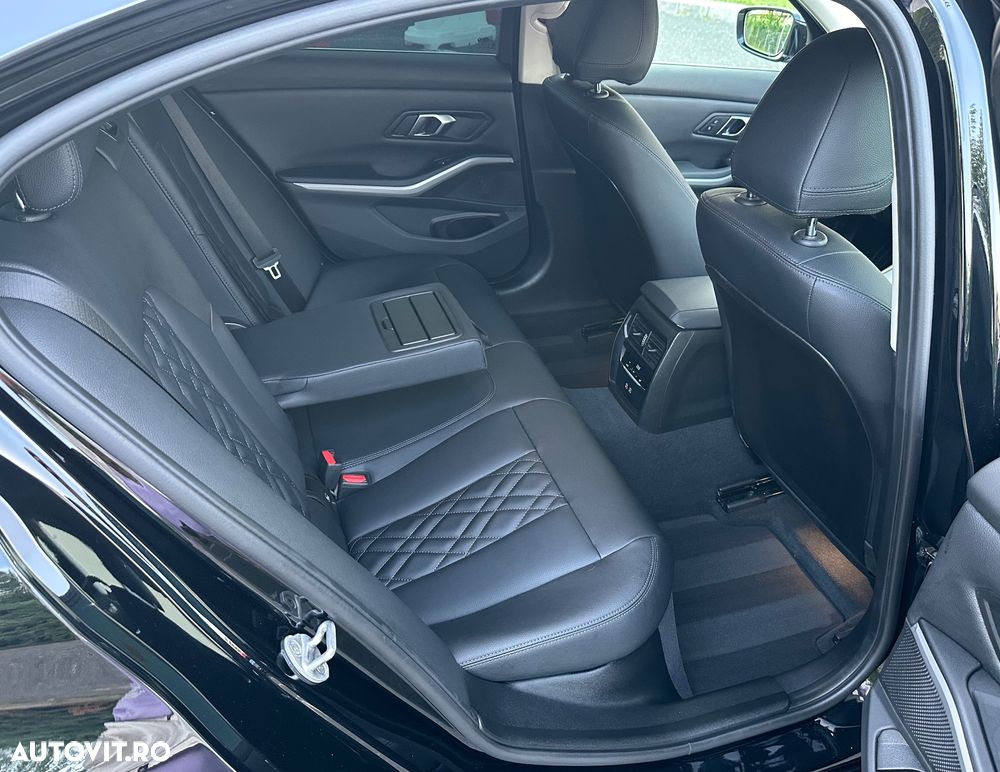 BMW Seria 3 318d AT MHEV - 22