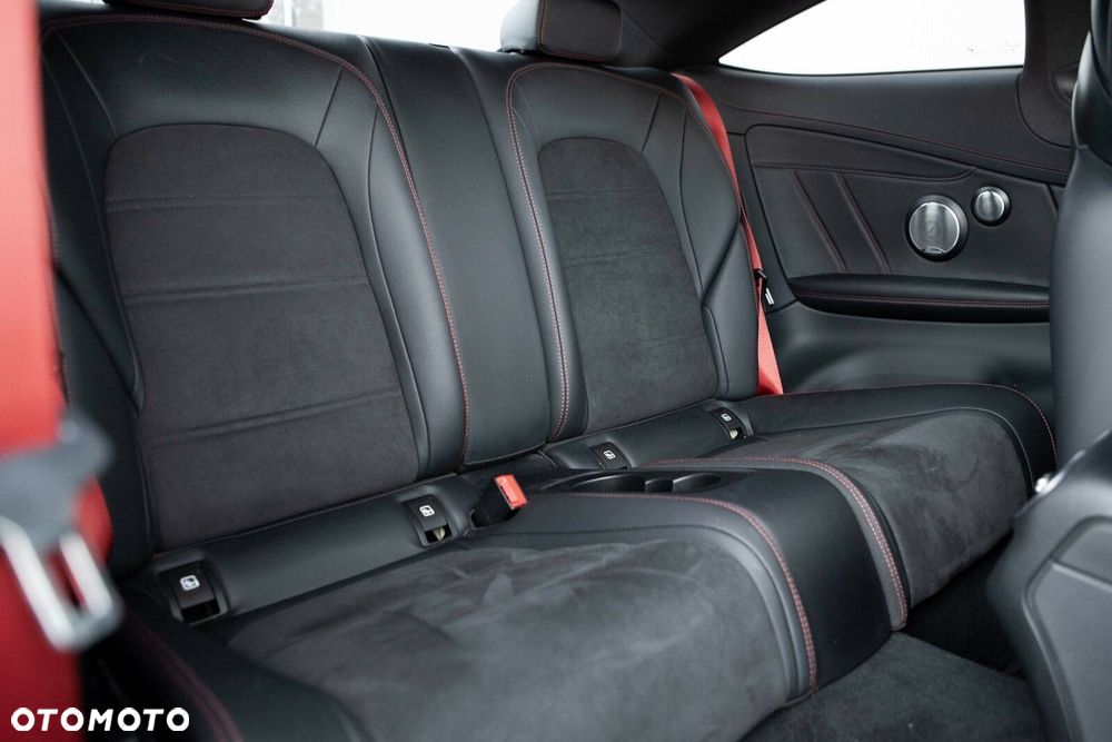 Mercedes-Benz Klasa C AMG 43 4-Matic - 34