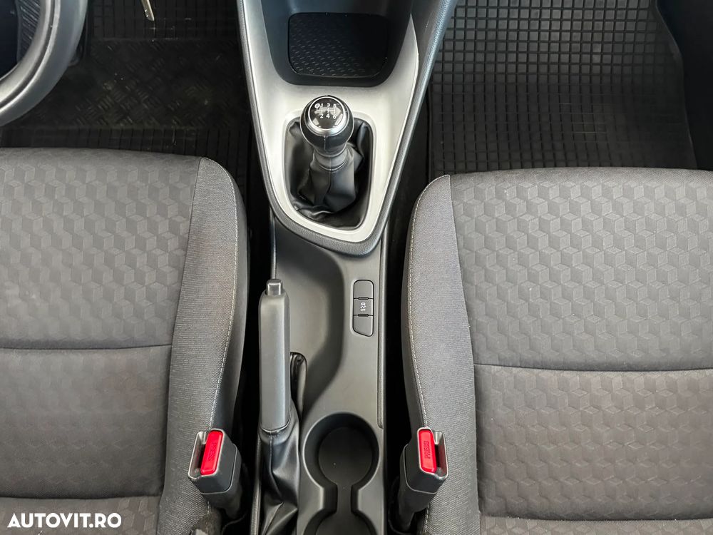 Toyota Yaris 1.5 L Dynamic - 19