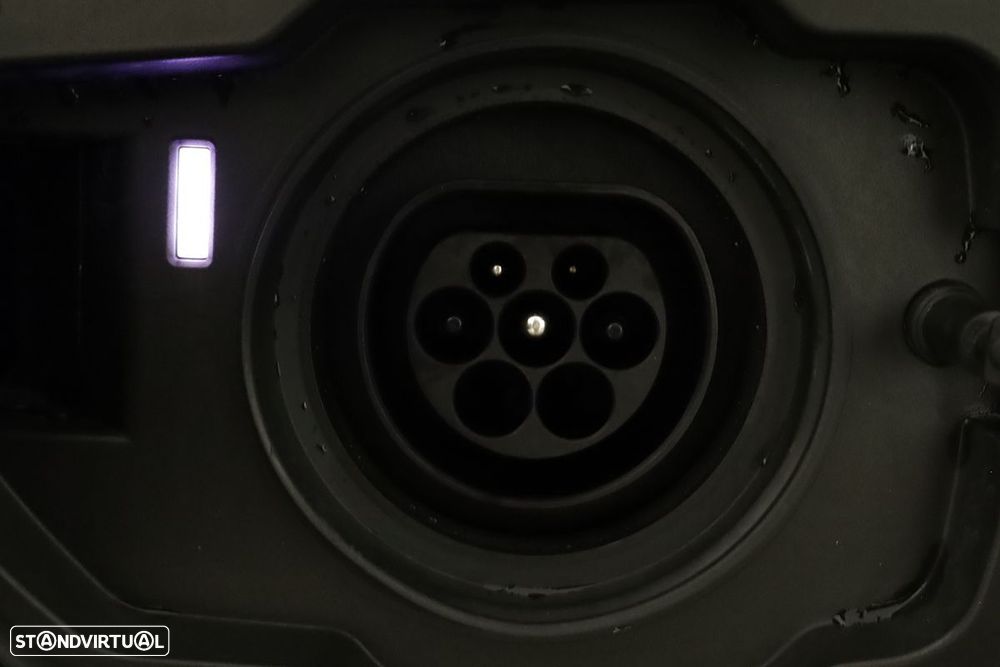 BMW 320 e Pack Desportivo M Auto - 26