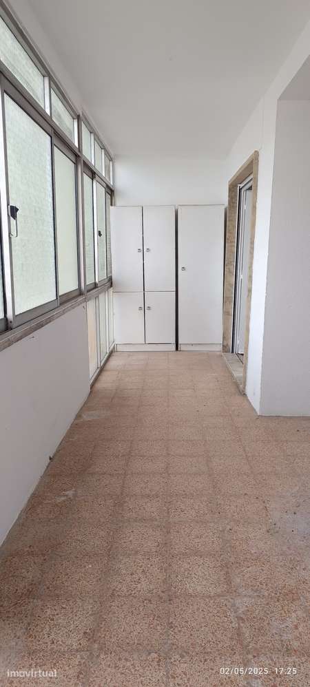 Sacavem T2 Remodelado coz-semi equipada 2 Andar - Grande imagem: 4/15