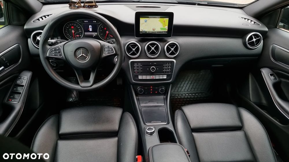 Mercedes-Benz Klasa A 180 7G-DCT AMG Line - 4