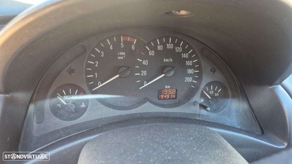 Opel Corsa 1.7 DTi 16V Confort - 8